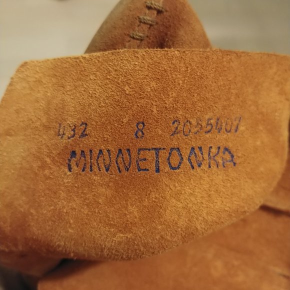 size 8 Minnetonka moccassings - Picture 4 of 6